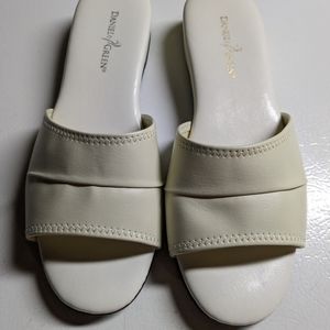 Daniel Green Ivory Slipper 6.5